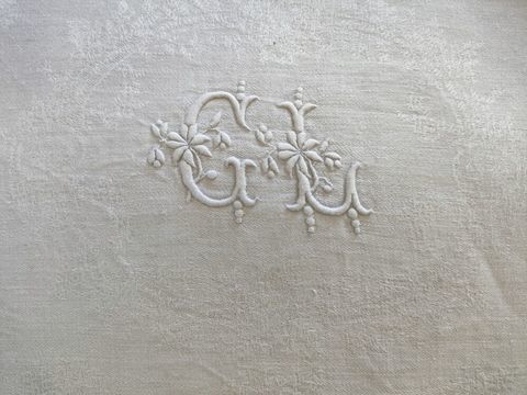 Nappe et serviettes  GL  Saint-Quentin-la-Poterie (30)