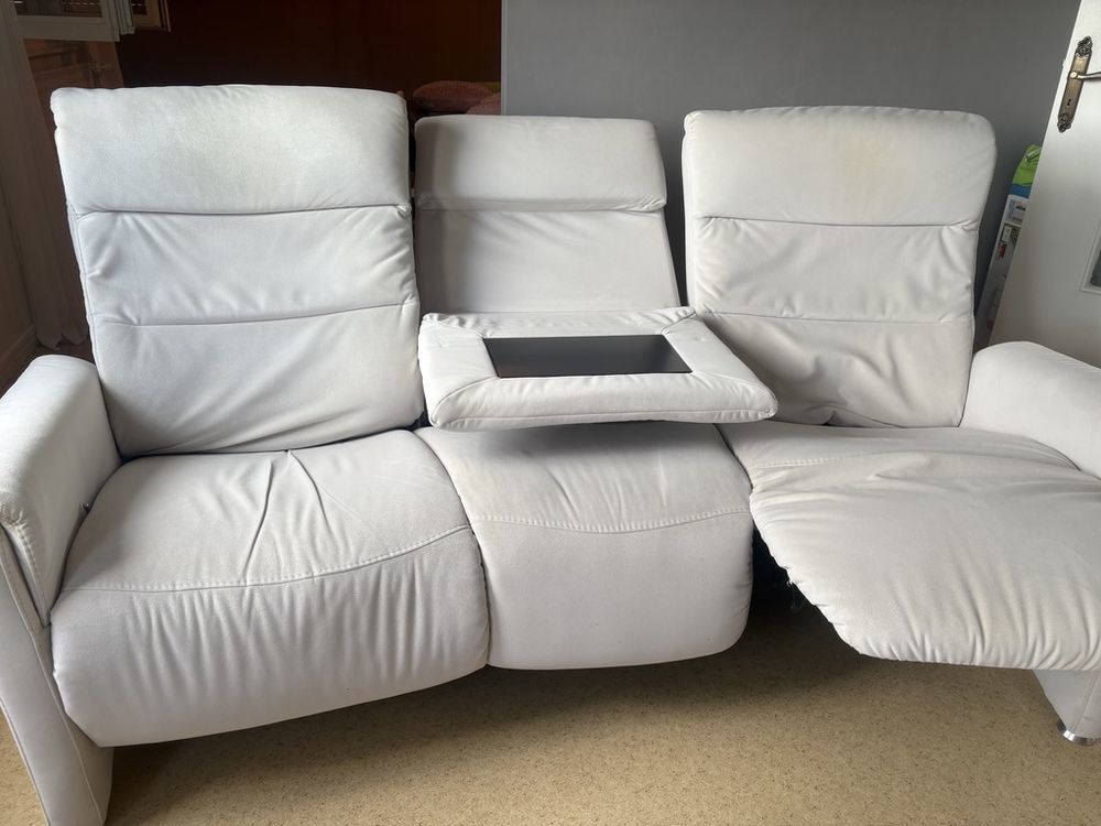 Canap&eacute; 3 places tissu avec plateau central et repose-jambes Meubles