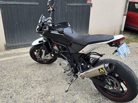 Moto HUSQVARNA 2011 occasion Tain-l'Hermitage 26600