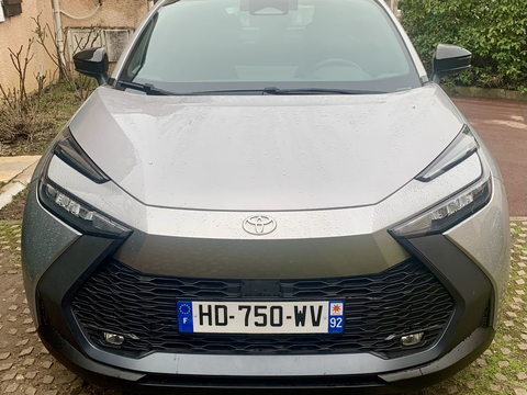 Toyota C-HR Hybride 140 Dynamic 2024 occasion Ch&acirc;tenay-Malabry 92290