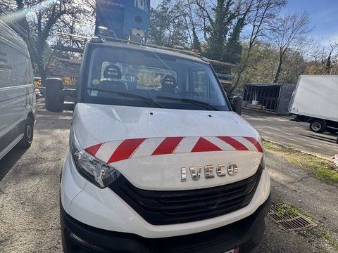 Iveco Daily AVEC NACELLE TYPE FORSTE 24D SP Type 2023 occasion Ch&acirc;tillon 69380