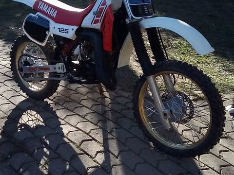 Moto YAMAHA 1984 occasion Cabri&egrave;res 30210