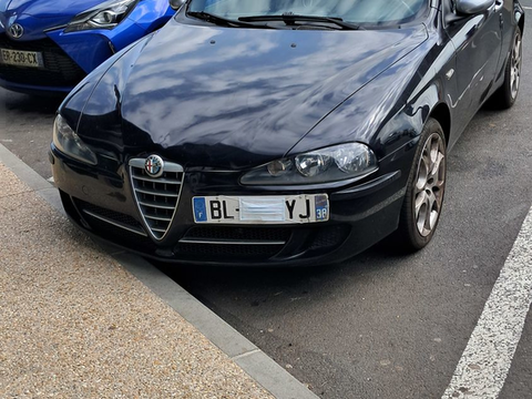 Alfa Romeo 147 1.6i T.S. 120 Design TI 2007 occasion Paris 75018
