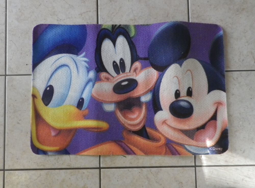 2 PETITS TAPIS DONALD DINGO MICKEY 76 cm x 45 cm Décoration