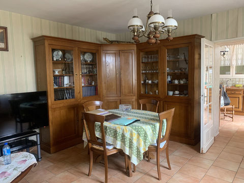 A NE PAS RATER : 13 MEUBLES MERISIER 2 500 � 2500 Bergerac (24)