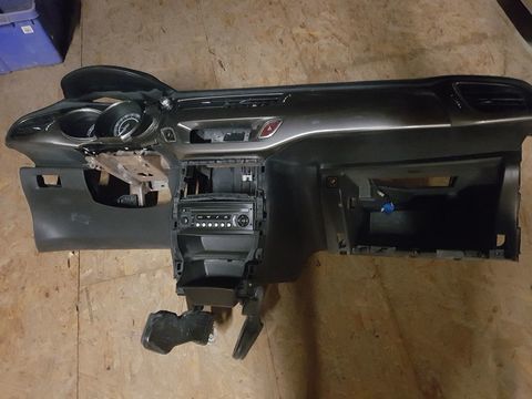 Pi&egrave;ces et &eacute;quipements Voiture Pi&egrave;ces et &eacute;quipements Voiture  occasion Breuil-le-Sec 60840