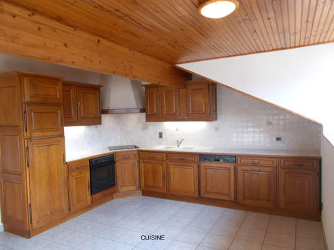   APPARTEMENT T4 - 580 �uros charges comprises Appartement - 4 pi�ce(s) - 100 m�