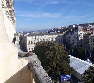  Appartement � louer 8 pi�ces 327 m�