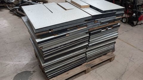 Dalles de plancher techniques environ 35 m&egrave;tres carr&eacute;s 850 28400 Nogent-le-rotrou