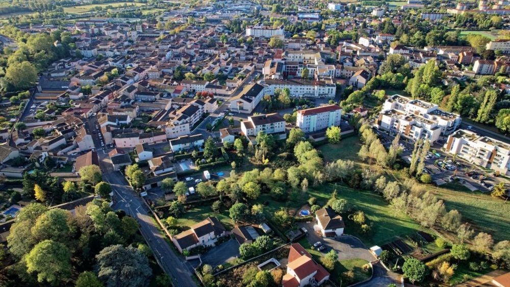   Belleville (69220)