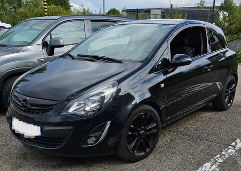 Opel Corsa 1.4 - 100 ch Twinport 150&egrave;me Anniversaire 2013 occasion Troyes 10000