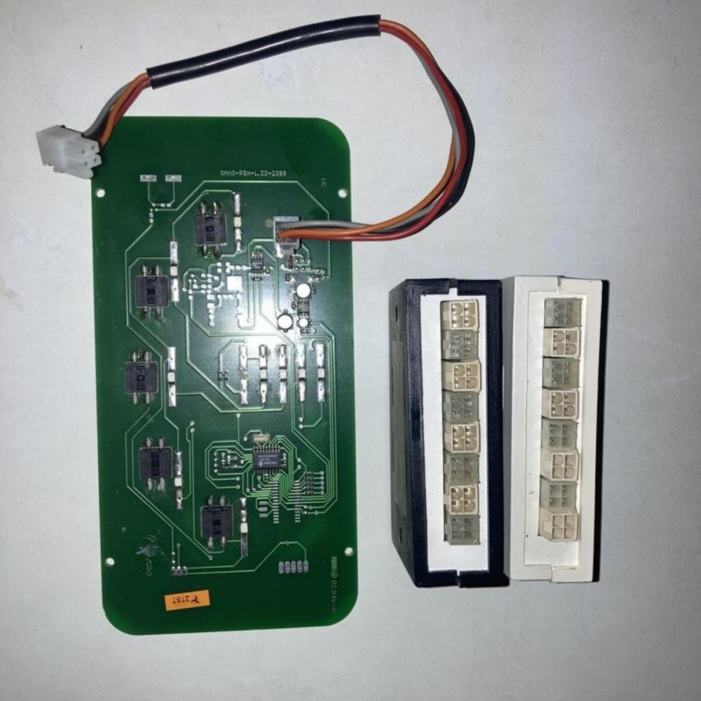 Panneau de contr&ocirc;le et modules de distribution 12V ArSilicii Bricolage