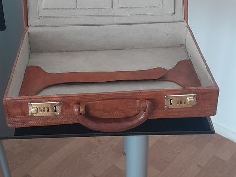 Mallette croco s&eacute;curis&eacute; pour les documents 4900 75016 Paris