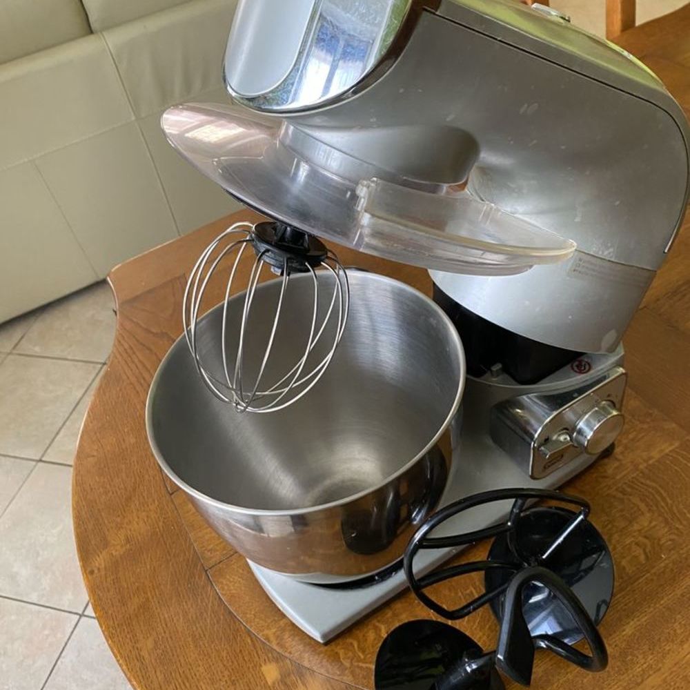 ROBOT DE CUISINE P&Acirc;TISSERIE Electroménager