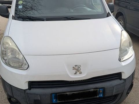 Peugeot Partner PARTNER FGN 120 L1 1.6 HDI 90 FAP PACK CD CLIM 2014 occasion Le Thor 84250