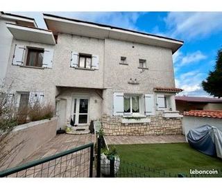  Maison � vendre 12 pi�ces 250 m�
