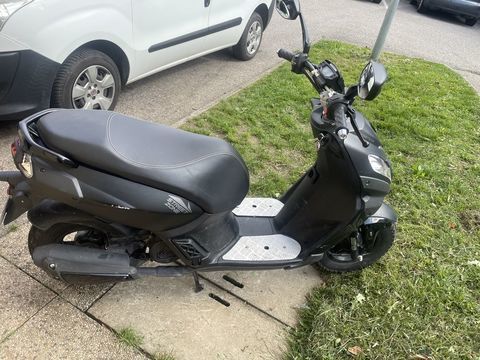 Scooter PEUGEOT 2024 occasion Meximieux 01800