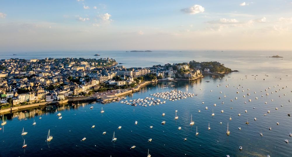   Dinard (35800)