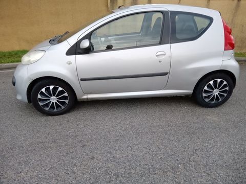 Peugeot 107 1.0e 12V 68ch 2-Tronic Trendy 2005 occasion Saint-Bonnet-de-Mure 69720