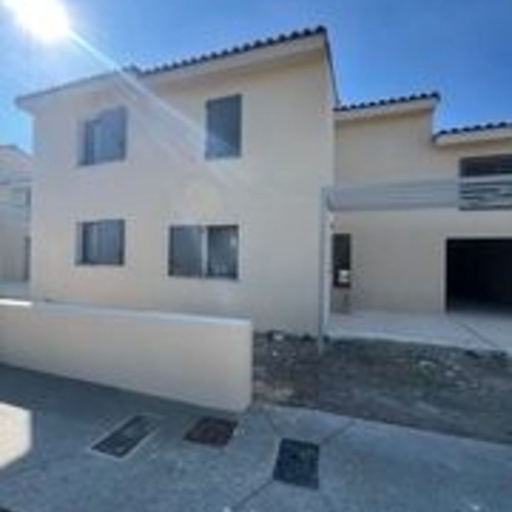 Maisons neuves   Saint-R�my-de-Provence (13210)