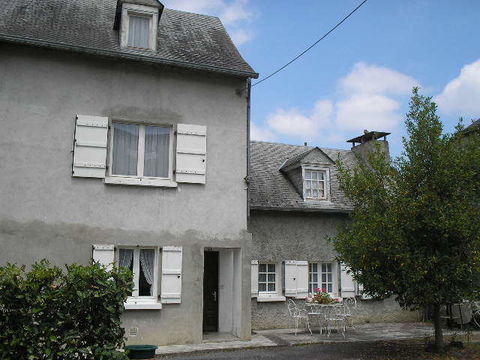   villa T4 meubl�e  bagn�res/lourdes/tarbes/ordizan 65200 Maison - 5 pi�ce(s) - 83 m�