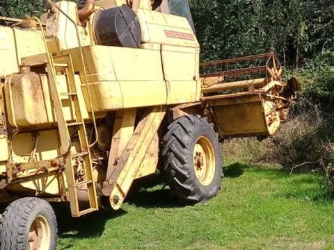 Moissonneuse batteuse New Hollande15-40 6000 44410 Herbignac