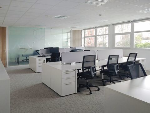 R&eacute;servez un bureau partag&eacute; ou un espace de coworking &agrave; MASSY, Stop & Work Massy  269 91300 Massy