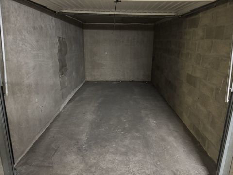  Parking / Garage  louer 14 m