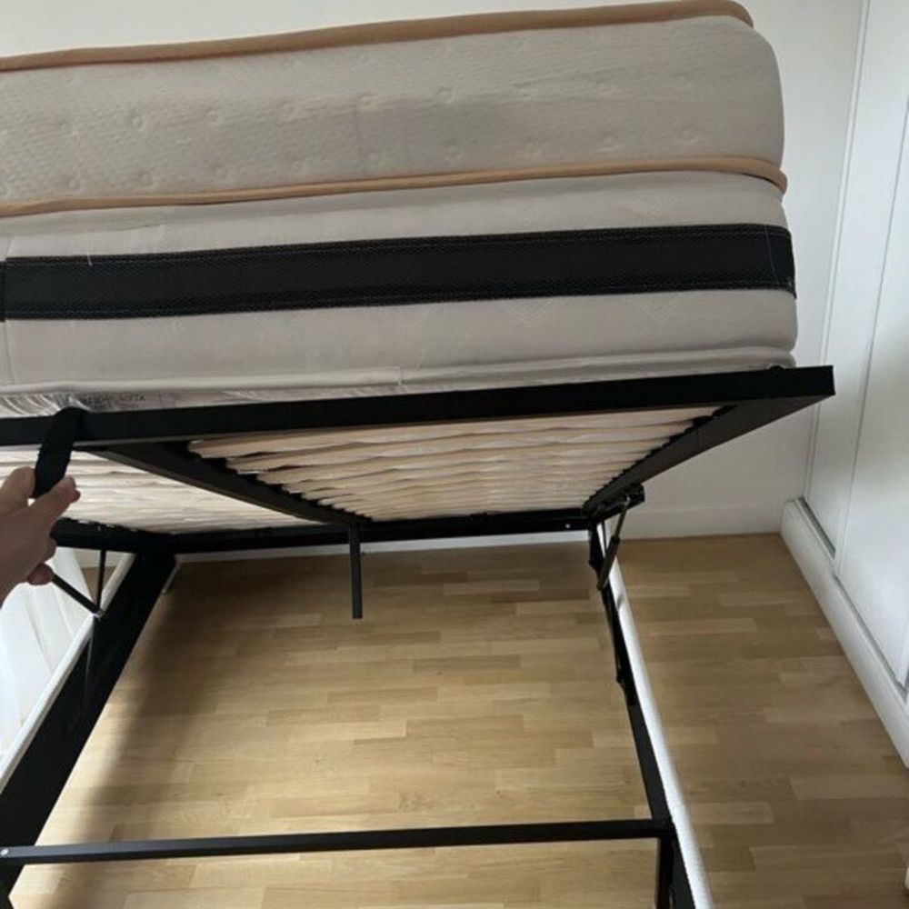 ?? Lit coffre 140x200 + 2 matelas ? Excellent &eacute;tat ? Comme Meubles