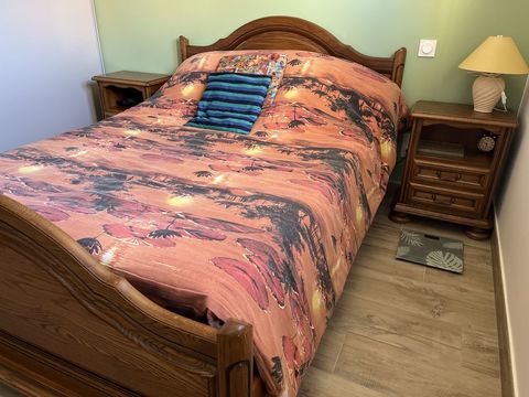 Lit et chevet 299 Le Coteau (42)