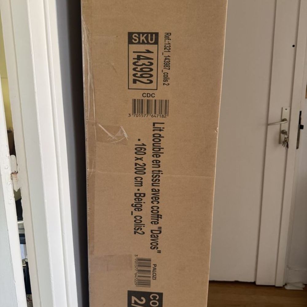 Lit double coffre 160x200 rev&ecirc;tement doux beige Meubles