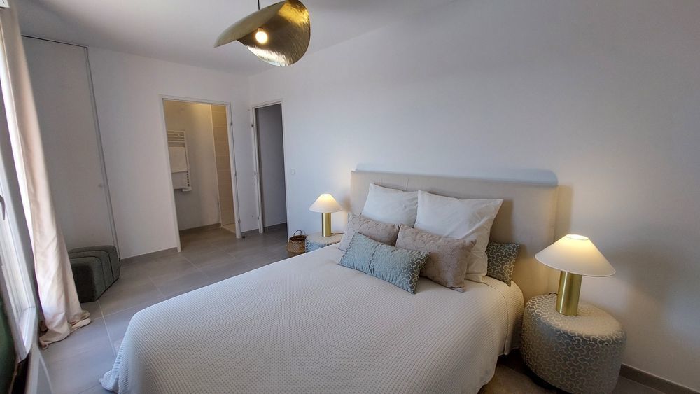   Fréjus (83600)