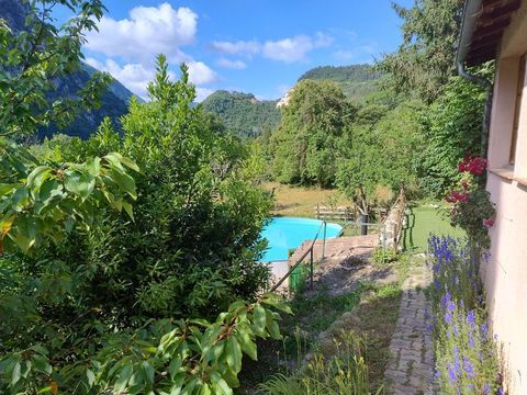   Arri�re-pays ni�ois maison habitable de suite  Maison - 4 pi�ce(s) - 77 m�