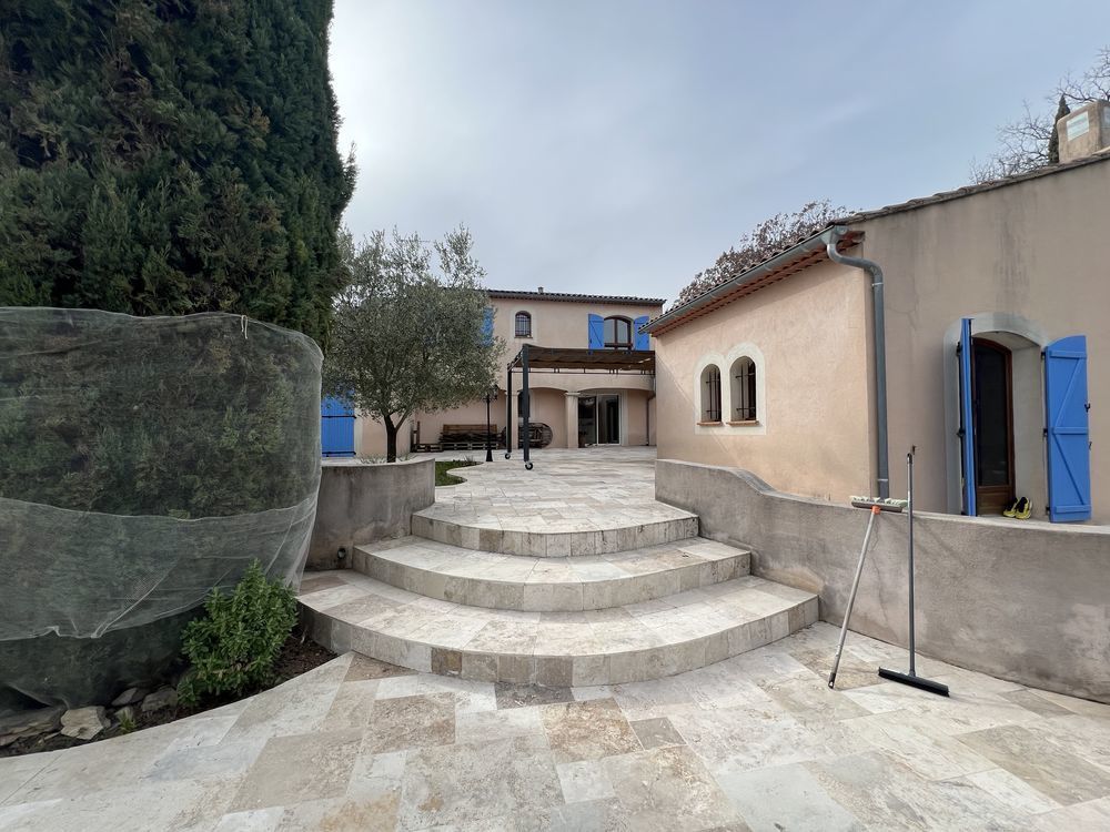 � vendre  Maison N�oules (83136)