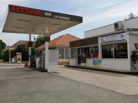 vend fond de commerce station multi services 100000 85280 La ferrire