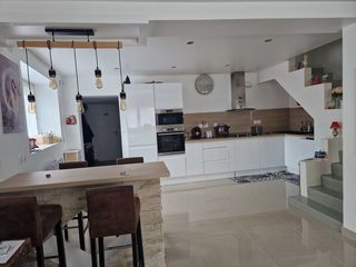  Maison � vendre 5 pi�ces 150 m�