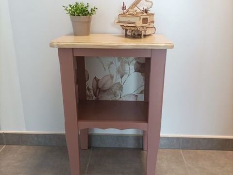 Table de chevet petit meuble relooké  60 Vénissieux (69)