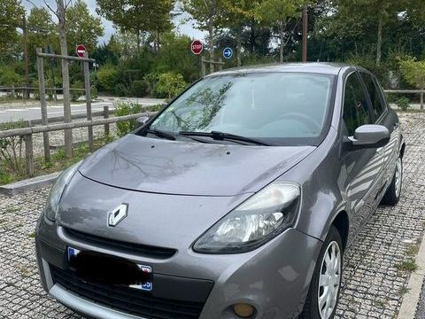 Renault Clio III Clio 1.6 16V 110 Dynamique 2009 occasion Versailles 78000