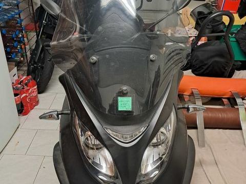 Scooter PIAGGIO 2018 occasion Leulinghen-Bernes 62250