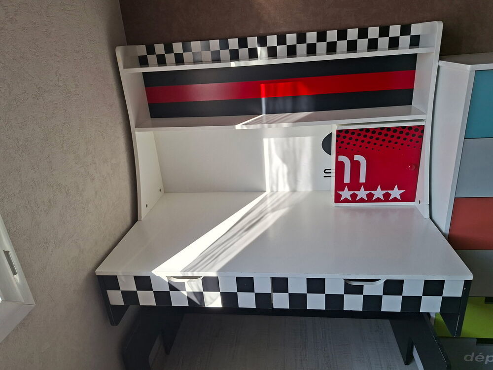 Chambre enfant th&egrave;me voiture Mobilier enfants