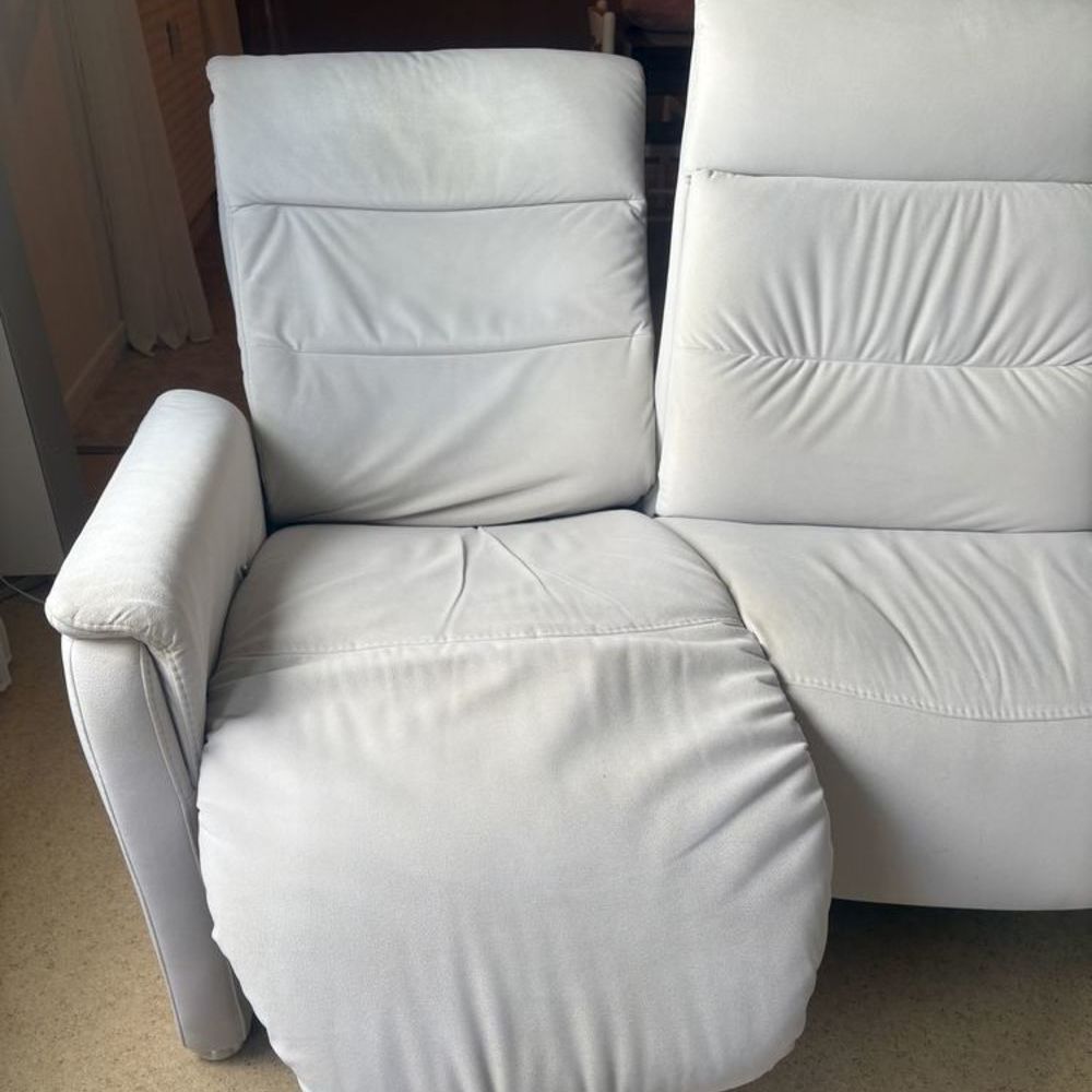 Canap&eacute; 3 places tissu avec plateau central et repose-jambes Meubles