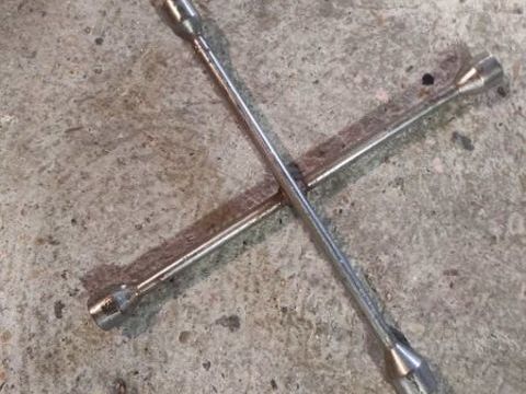 croix pneus 10 69100 Villeurbanne