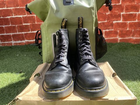 Bottes noires en cuir à lacets 75 Vichy (03)