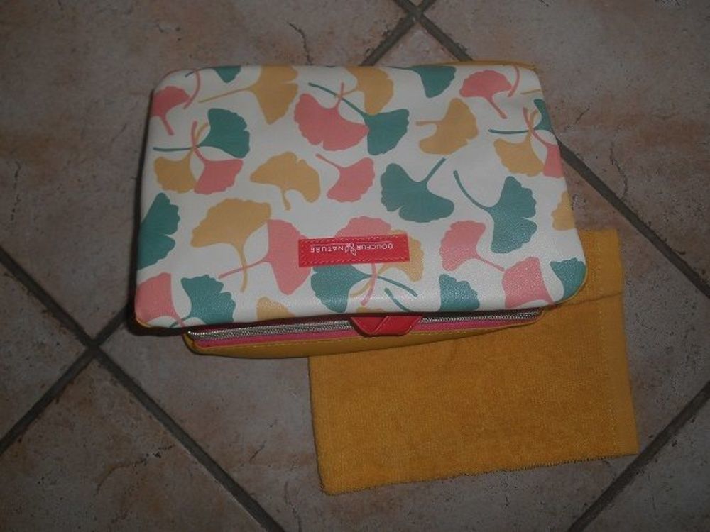 SERVIETTE DE BAIN + GANT +VANITY 
