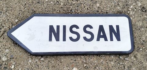 panneau  NISSAN direction collector 260 Saint-Jean-de-Fos (34)