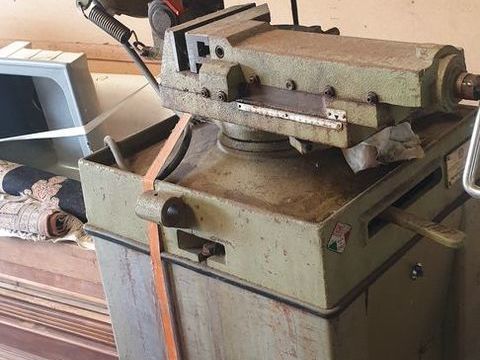 Scie circulaire m&eacute;tal 380V,  descente manuelle . 400 57730 Folschviller