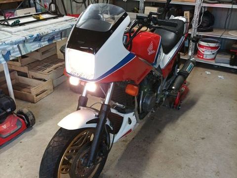 Moto HONDA 1983 occasion Verpel 08240