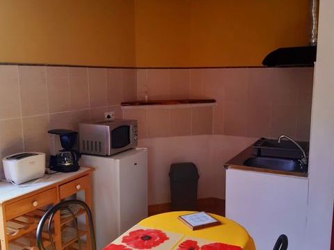   NORD GARD, limite Ard�che, studio meubl� fonctionnel Appartement - 1 pi�ce(s) - 25 m�