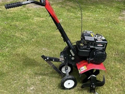 Motobineuse thermique 5 CV 
280 Pontaumur (63)