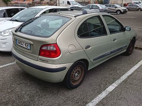 Renault M&eacute;gane 1.4i 16V Air 2002 occasion Calais 62100